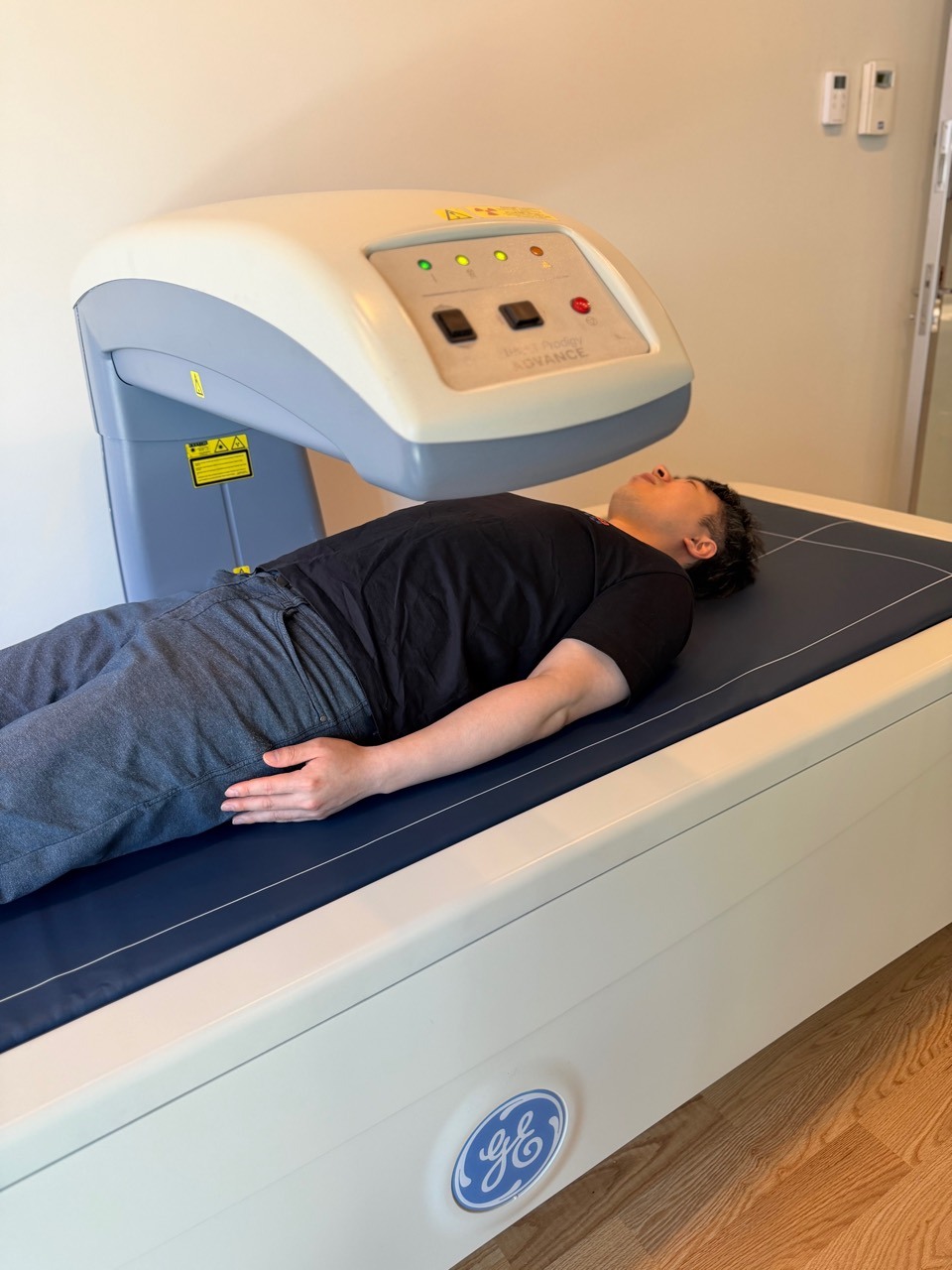 Client receiving a DEXA scan at BodyStats Yaletown on Homer Street